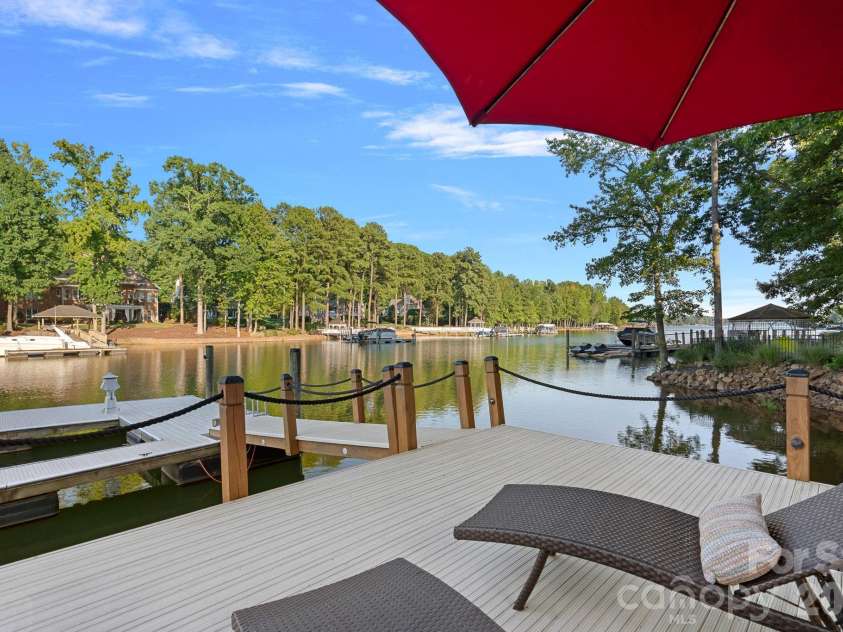 177 Great Point Drive, Mooresville, NC 28117.  MLS# CAR4419251, YatesRealty ID 49376. 