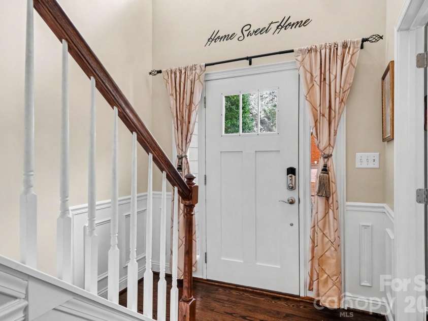 1924 DeArmon Drive, Charlotte, NC 28205.  MLS# CAR4419940, YatesRealty ID 49377. 
