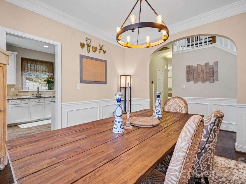 1924 DeArmon Drive, Charlotte, NC 28205.  MLS# CAR4419940, YatesRealty ID 49377. 