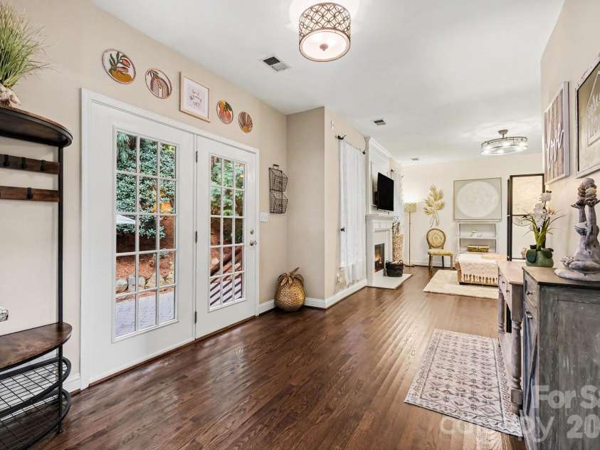 1924 DeArmon Drive, Charlotte, NC 28205.  MLS# CAR4419940, YatesRealty ID 49377. 