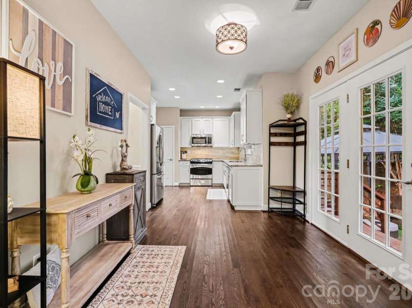 1924 DeArmon Drive, Charlotte, NC 28205.  MLS# CAR4419940, YatesRealty ID 49377. 