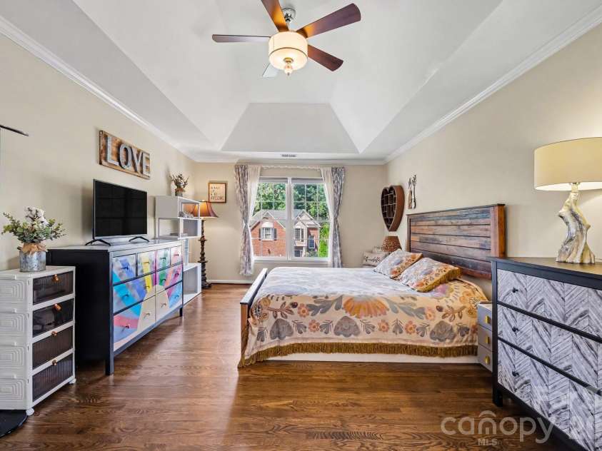 1924 DeArmon Drive, Charlotte, NC 28205.  MLS# CAR4419940, YatesRealty ID 49377. 