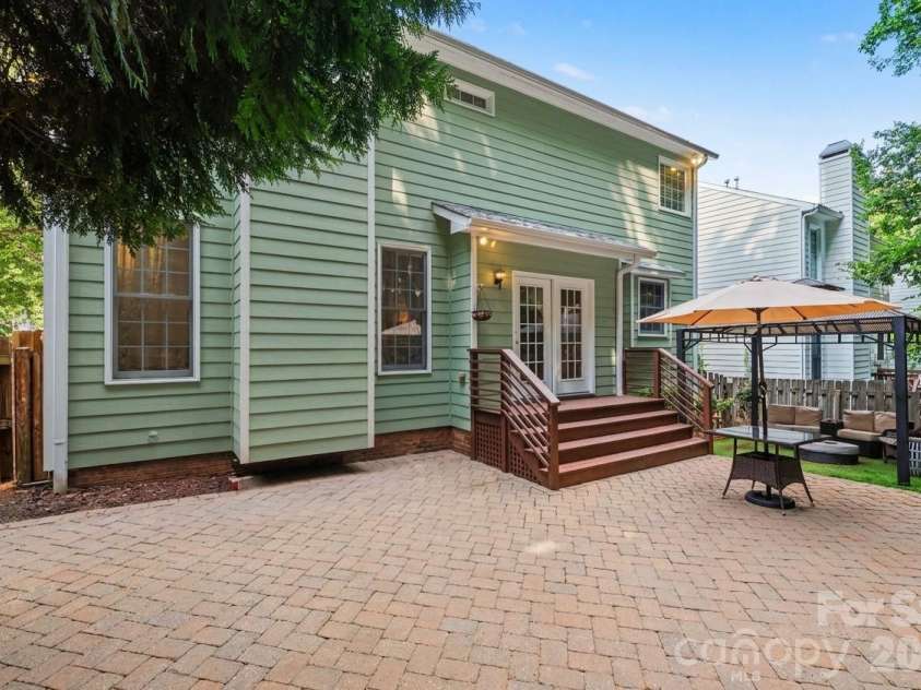 1924 DeArmon Drive, Charlotte, NC 28205.  MLS# CAR4419940, YatesRealty ID 49377. 