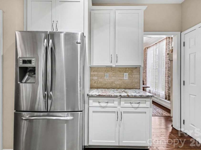 1924 DeArmon Drive, Charlotte, NC 28205.  MLS# CAR4419940, YatesRealty ID 49377. 