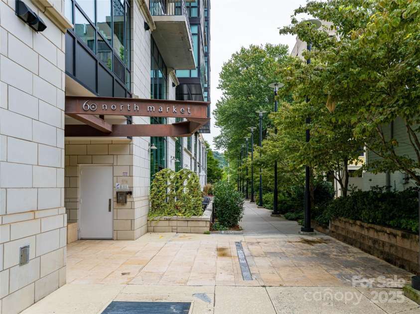 60 Market Street, Asheville, NC 28801.  MLS# CAR4279088, YatesRealty ID 4938. 