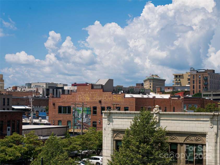 60 Market Street, Asheville, NC 28801.  MLS# CAR4279088, YatesRealty ID 4938. 