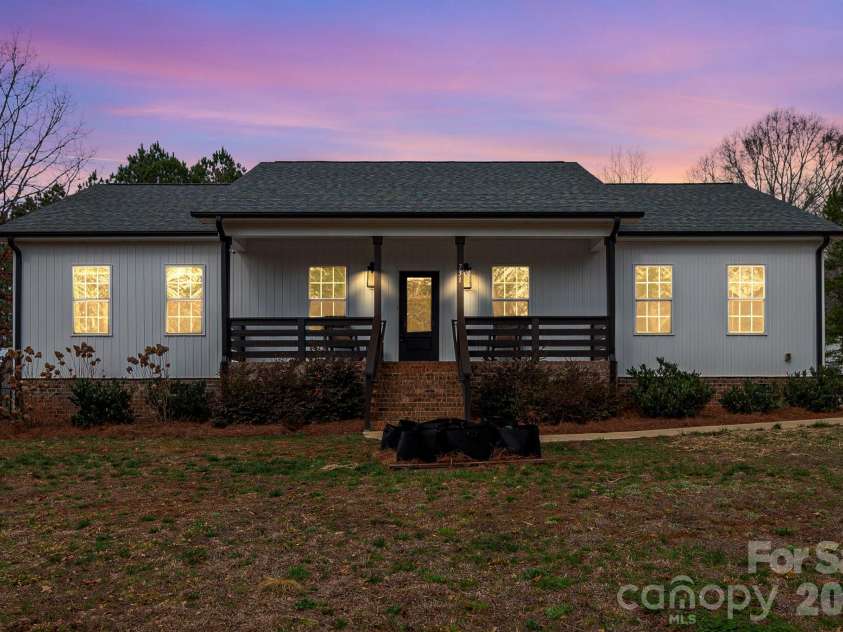 731 Miles Road, Dallas, NC 28034.  MLS# CAR4354946, YatesRealty ID 4938. 