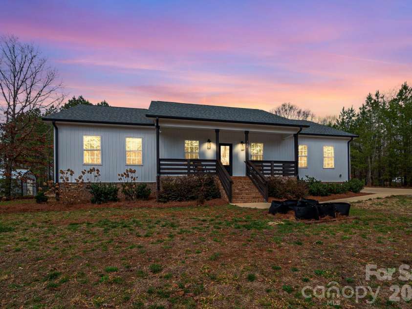 731 Miles Road, Dallas, NC 28034.  MLS# CAR4354946, YatesRealty ID 4938. 