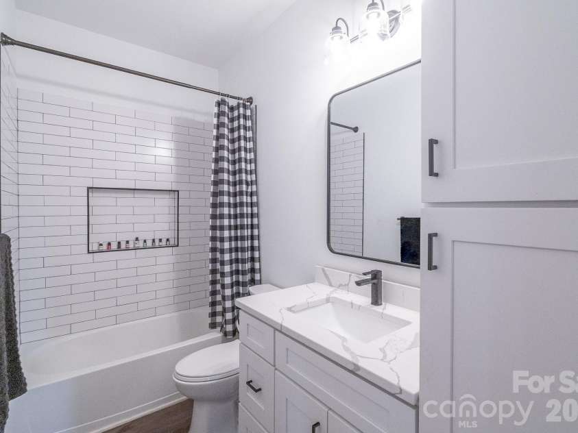 731 Miles Road, Dallas, NC 28034.  MLS# CAR4354946, YatesRealty ID 4938. Full Bathroom