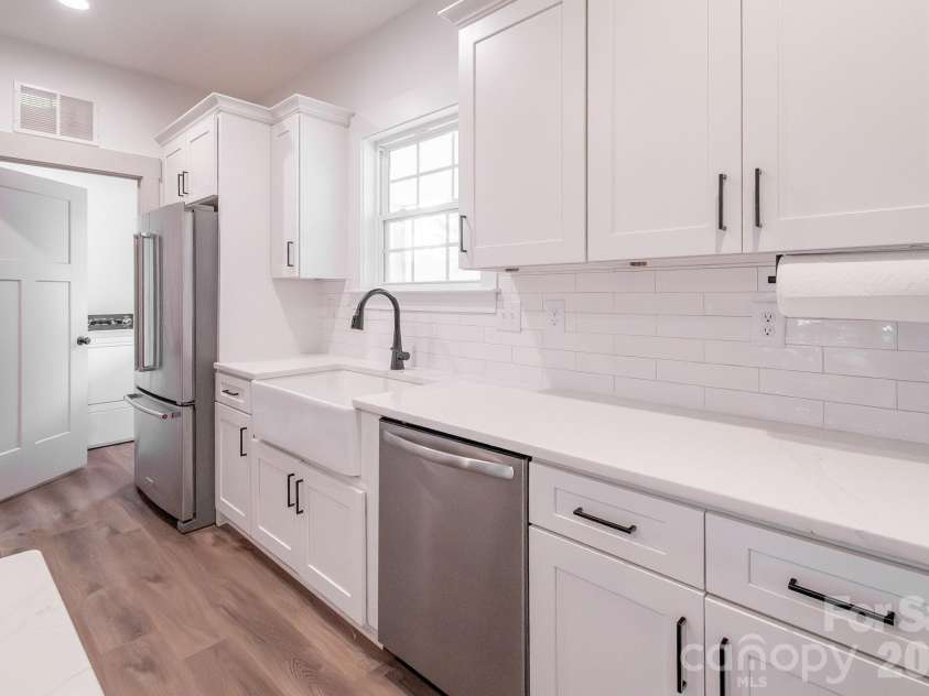 731 Miles Road, Dallas, NC 28034.  MLS# CAR4354946, YatesRealty ID 4938. Kitchen