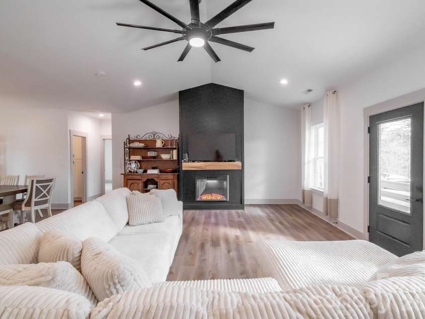731 Miles Road, Dallas, NC 28034.  MLS# CAR4354946, YatesRealty ID 4938. Living Room