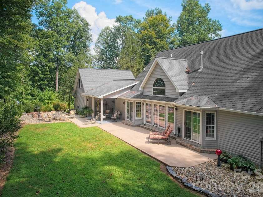 846 Old US 221 Highway, Marion, NC 28752.  MLS# CAR4417570, YatesRealty ID 49380. 