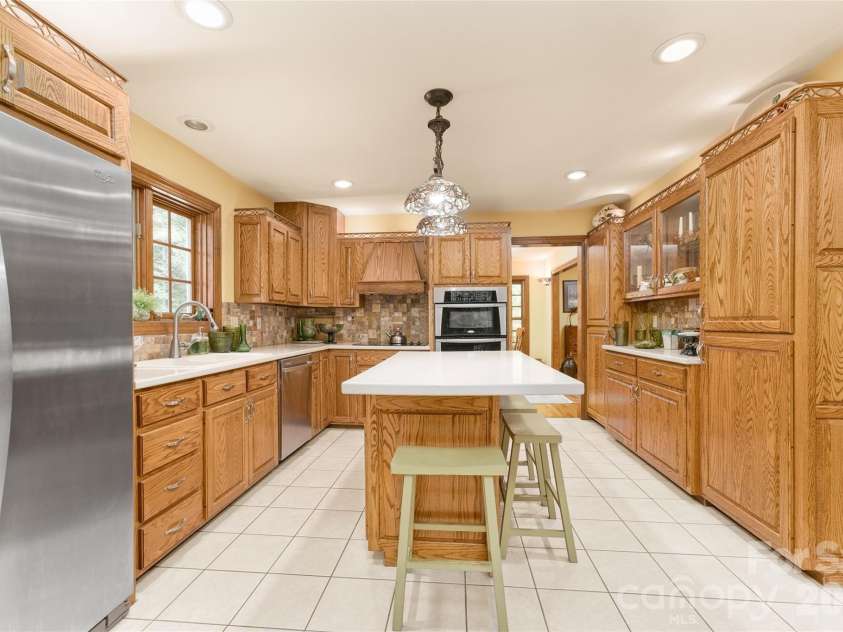846 Old US 221 Highway, Marion, NC 28752.  MLS# CAR4417570, YatesRealty ID 49380. 