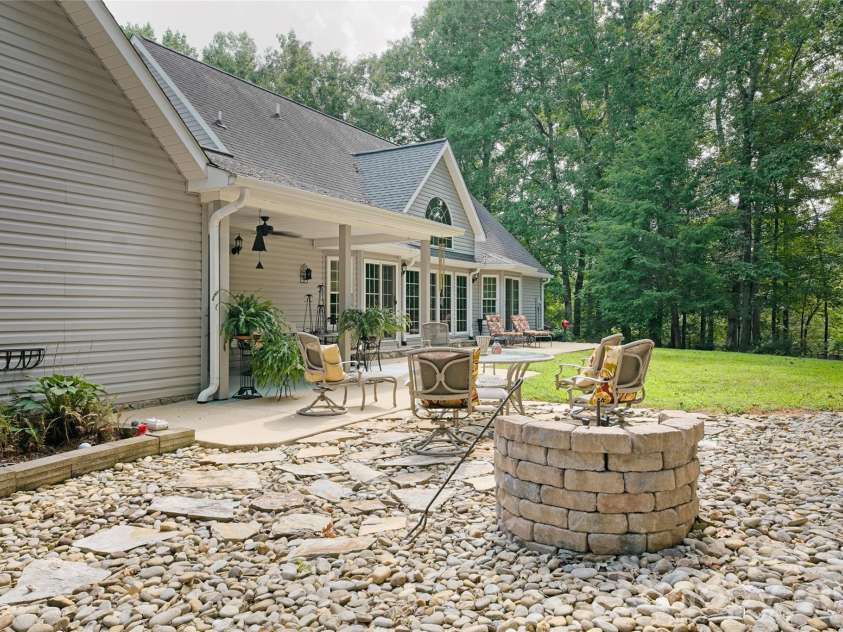 846 Old US 221 Highway, Marion, NC 28752.  MLS# CAR4417570, YatesRealty ID 49380. 