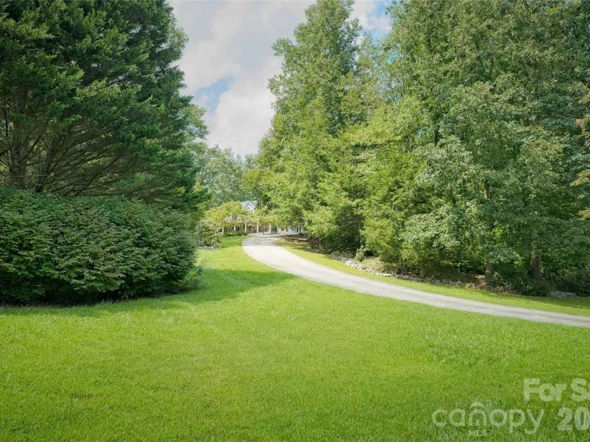 846 Old US 221 Highway, Marion, NC 28752.  MLS# CAR4417570, YatesRealty ID 49380. 