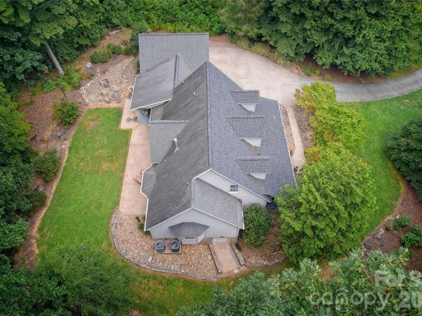 846 Old US 221 Highway, Marion, NC 28752.  MLS# CAR4417570, YatesRealty ID 49380. 