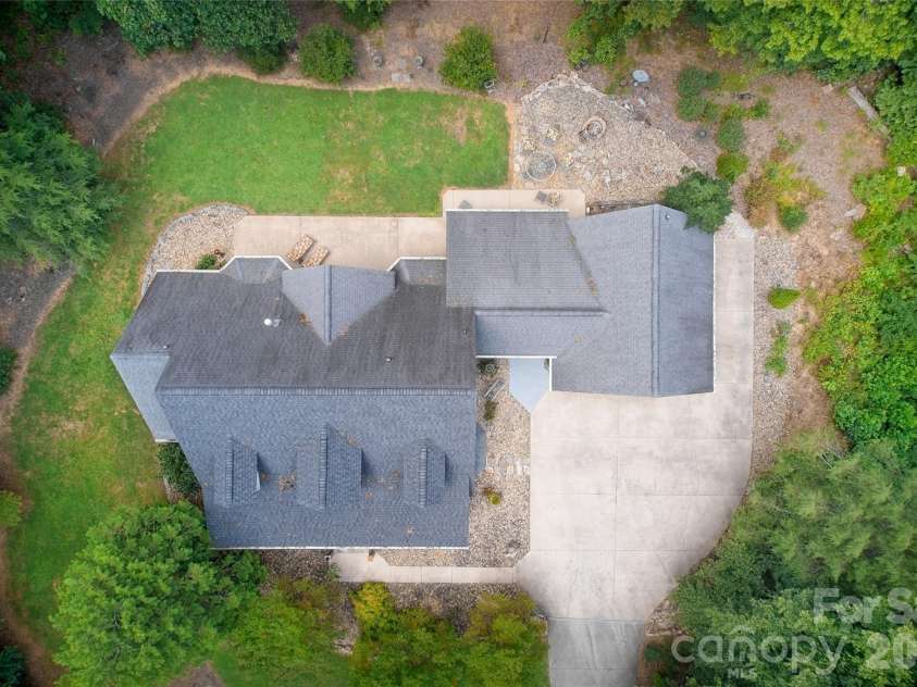 846 Old US 221 Highway, Marion, NC 28752.  MLS# CAR4417570, YatesRealty ID 49380. 