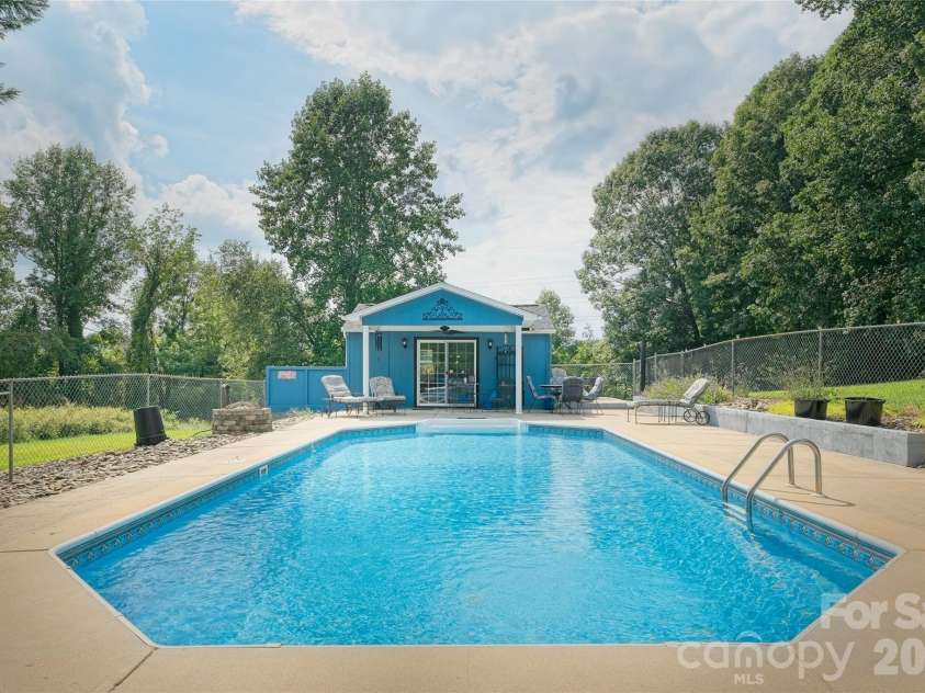 846 Old US 221 Highway, Marion, NC 28752.  MLS# CAR4417570, YatesRealty ID 49380. 