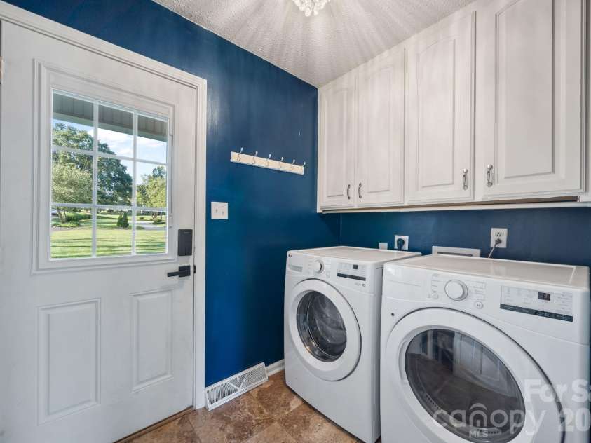 2593 Birdie Lane, Conover, NC 28613.  MLS# CAR4418169, YatesRealty ID 49381. Main Floor Laundry
