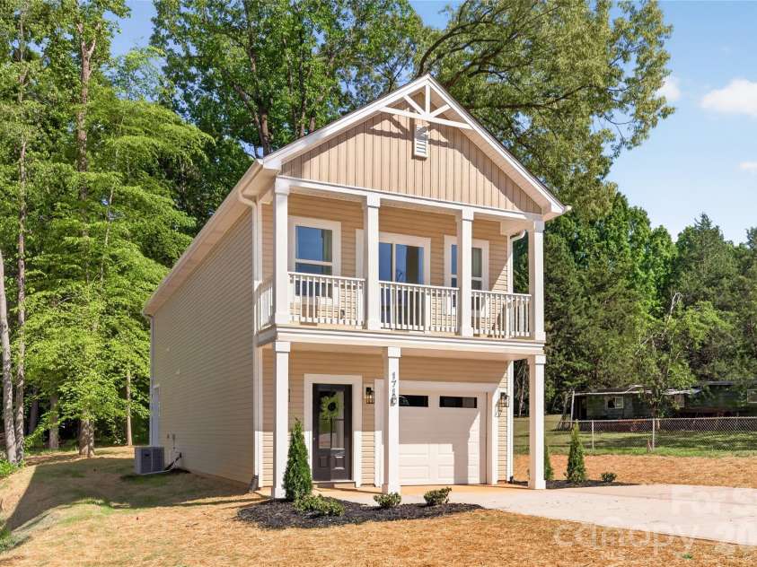 150 Hansard Drive, Charlotte, NC 28214.  MLS# CAR4416025, YatesRealty ID 49382. Representation