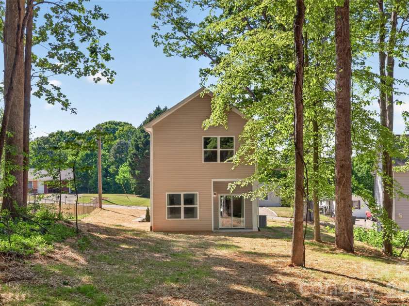 150 Hansard Drive, Charlotte, NC 28214.  MLS# CAR4416025, YatesRealty ID 49382. Representation