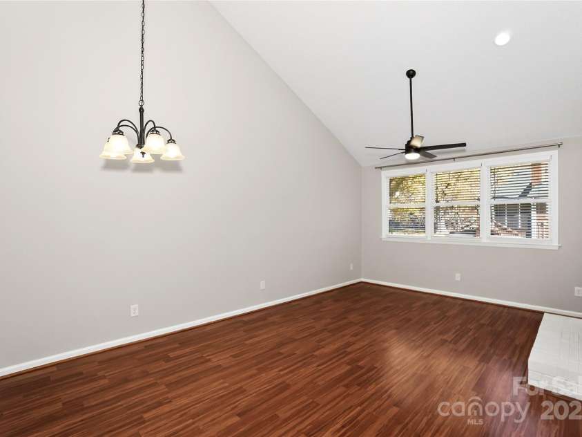 19950 Oak Leaf Circle, Cornelius, NC 28031.  MLS# CAR4322746, YatesRealty ID 49383. 