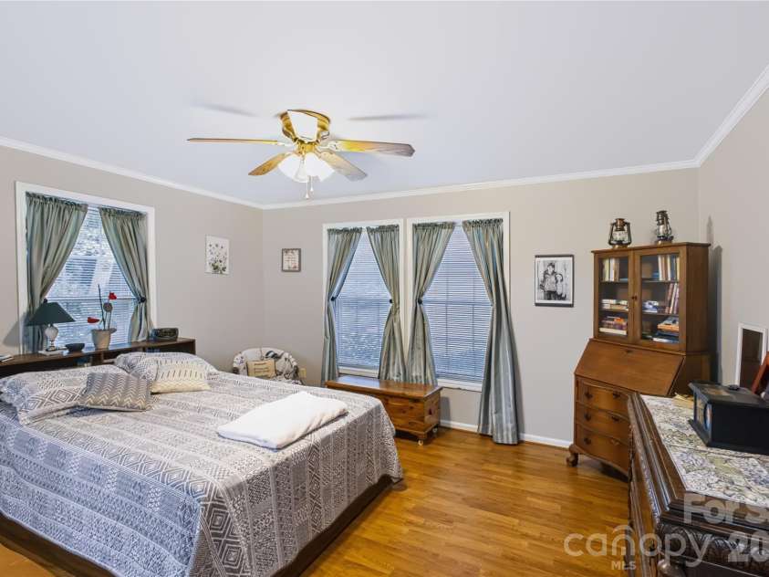 8137 Rowe Street, Catawba, NC 28609.  MLS# CAR4416052, YatesRealty ID 49383. Large primary Bedroom on main level