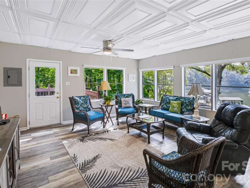 8137 Rowe Street, Catawba, NC 28609.  MLS# CAR4416052, YatesRealty ID 49383. Spacious waterview sunroom