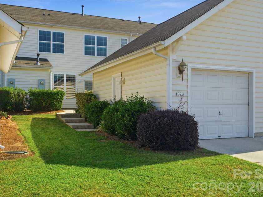1028 Tabard Lane, Matthews, NC 28104.  MLS# CAR4415933, YatesRealty ID 49385. 