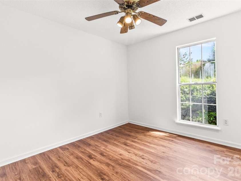 739 Oakbluff Circle, Charlotte, NC 28216.  MLS# CAR4416237, YatesRealty ID 49388. 3rd bedroom