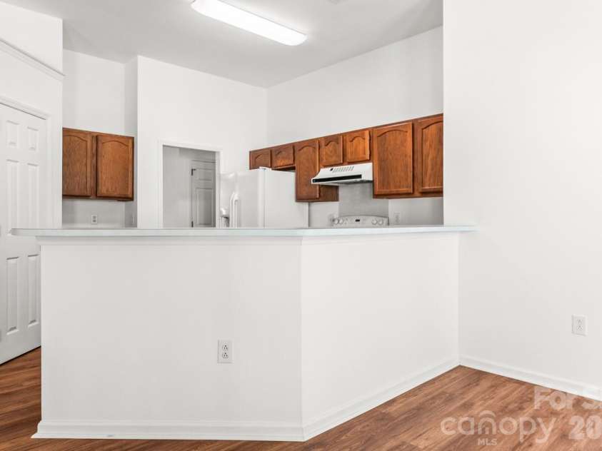 739 Oakbluff Circle, Charlotte, NC 28216.  MLS# CAR4416237, YatesRealty ID 49388. 