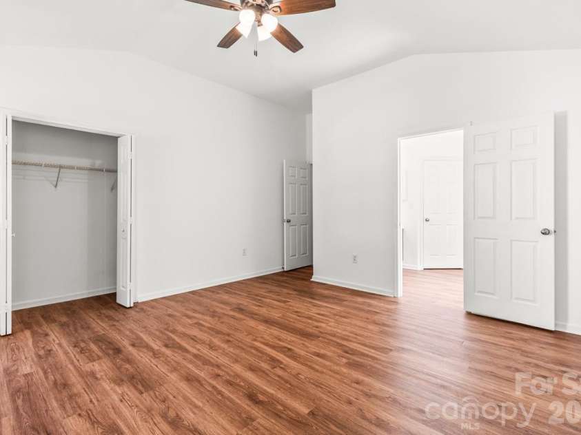739 Oakbluff Circle, Charlotte, NC 28216.  MLS# CAR4416237, YatesRealty ID 49388. Primary Bedroom