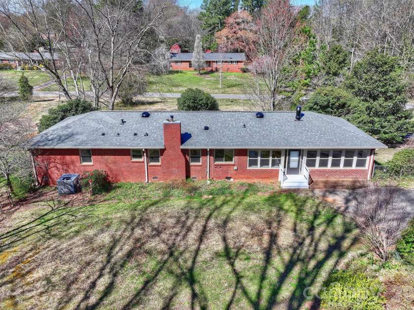 9436 Glen Brook Drive, Charlotte, NC 28215.  MLS# CAR4422159, YatesRealty ID 49389. 