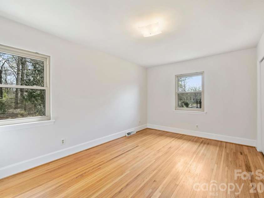9436 Glen Brook Drive, Charlotte, NC 28215.  MLS# CAR4422159, YatesRealty ID 49389. Bedroom 1