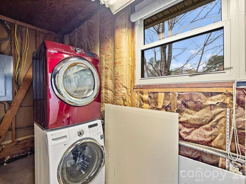 9436 Glen Brook Drive, Charlotte, NC 28215.  MLS# CAR4422159, YatesRealty ID 49389. Heated utility room