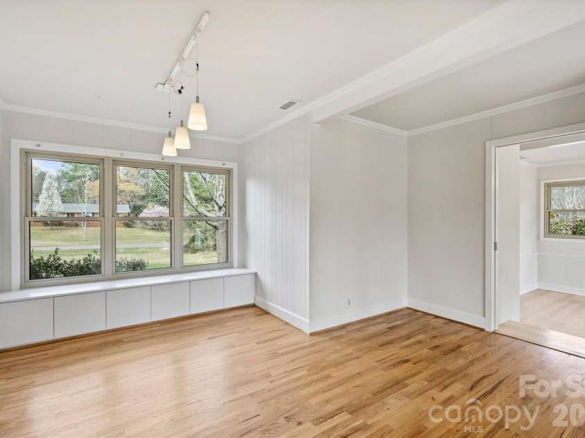 9436 Glen Brook Drive, Charlotte, NC 28215.  MLS# CAR4422159, YatesRealty ID 49389. Window seats offer SO MUCH storage