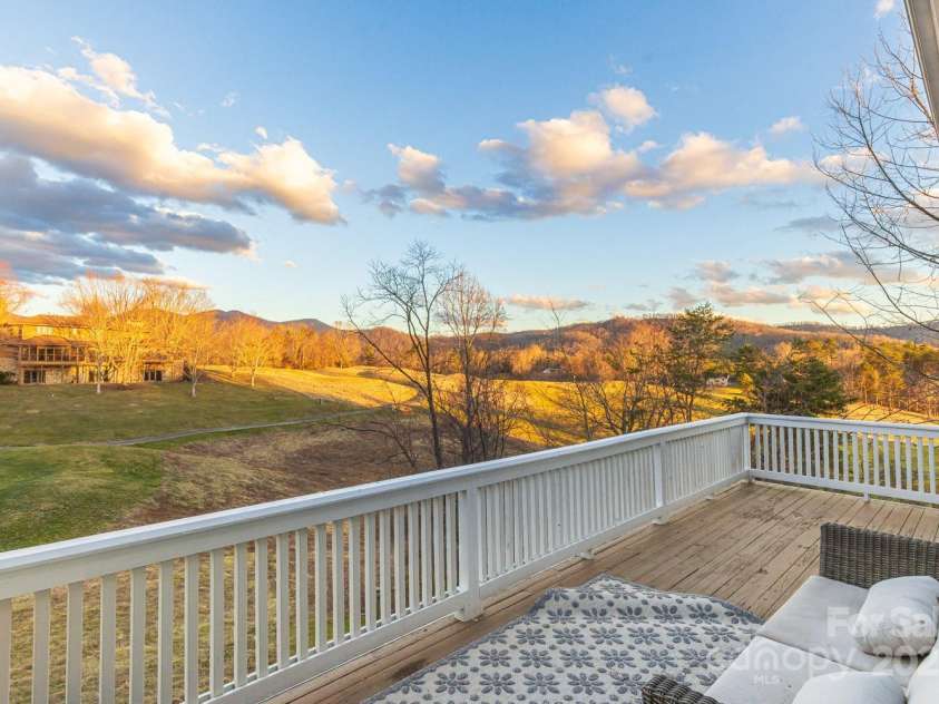 4 Crescent Court, Weaverville, NC 28787.  MLS# CAR4241753, YatesRealty ID 4939. 