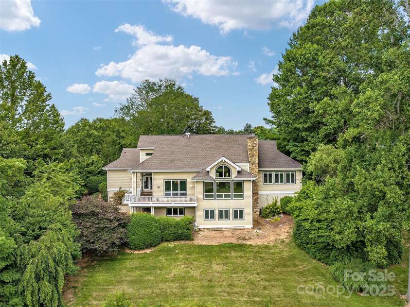 4 Crescent Court, Weaverville, NC 28787.  MLS# CAR4241753, YatesRealty ID 4939. 
