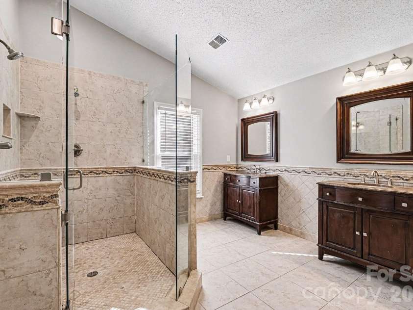 7208 Insdale Court, Charlotte, NC 28269.  MLS# CAR4338182, YatesRealty ID 4939. 