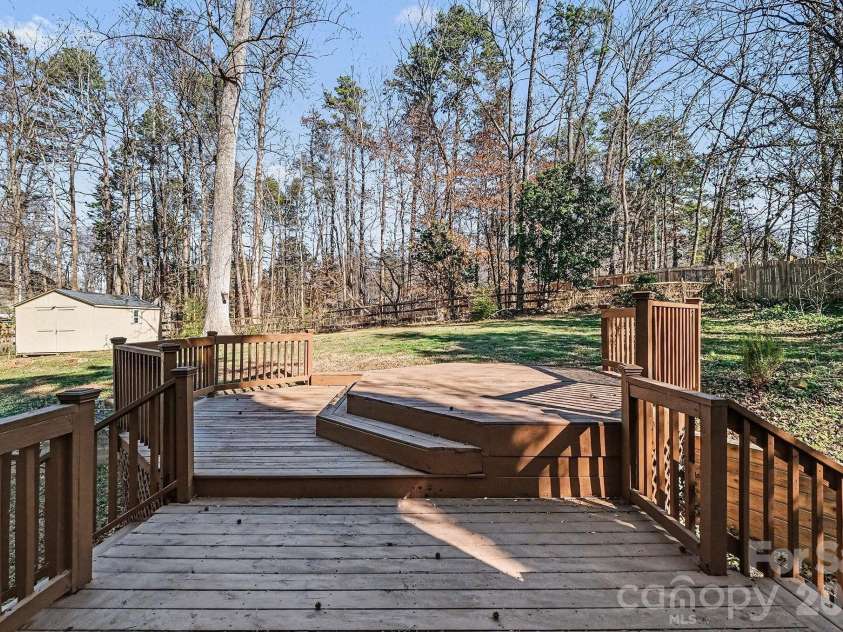 7208 Insdale Court, Charlotte, NC 28269.  MLS# CAR4338182, YatesRealty ID 4939. 