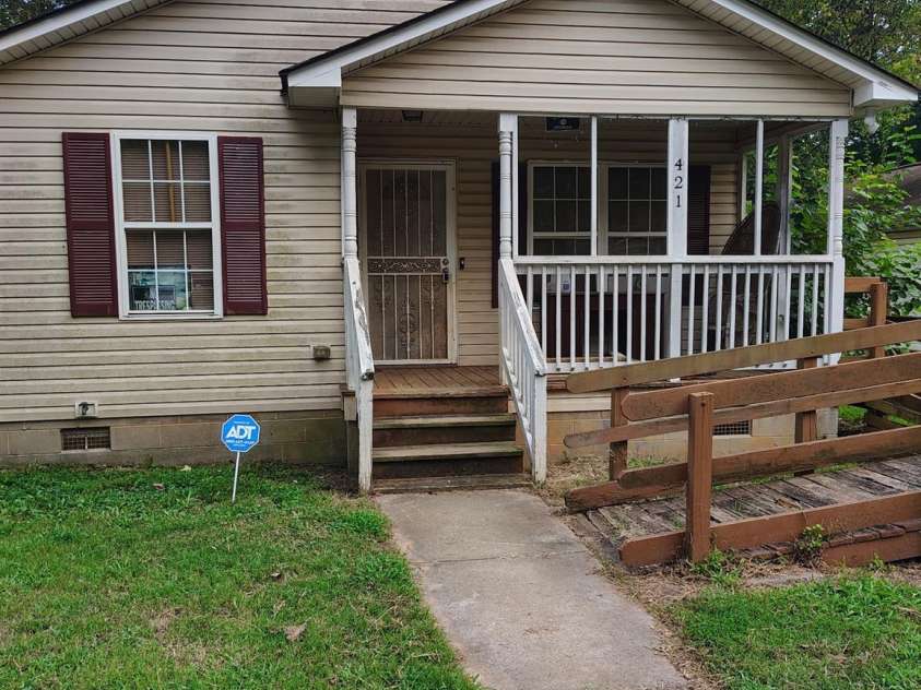 421 Jones Street, Charlotte, NC 28208.  MLS# CAR4422378, YatesRealty ID 49392. 