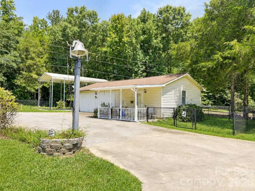 2323 Cherry Road, Catawba, SC 29704.  MLS# CAR4410287, YatesRealty ID 49393. 