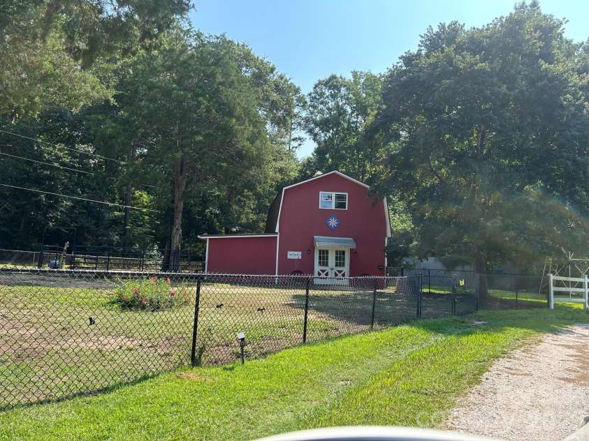2323 Cherry Road, Catawba, SC 29704.  MLS# CAR4410287, YatesRealty ID 49393. 