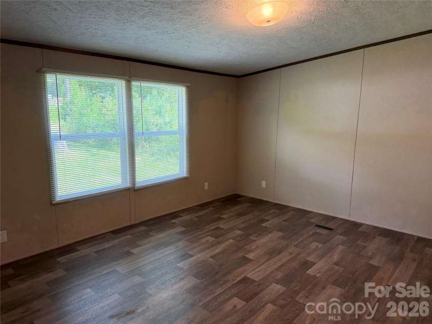 212 Mosley Road, Blacksburg, SC 29702.  MLS# CAR4422445, YatesRealty ID 49394. 