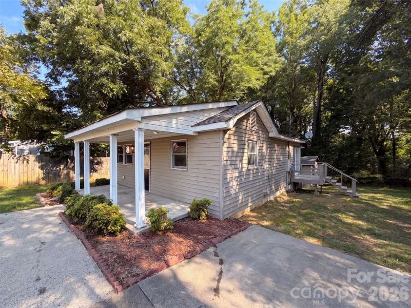 1610 Martin Avenue, Gastonia, NC 28052.  MLS# CAR4422382, YatesRealty ID 49396. 