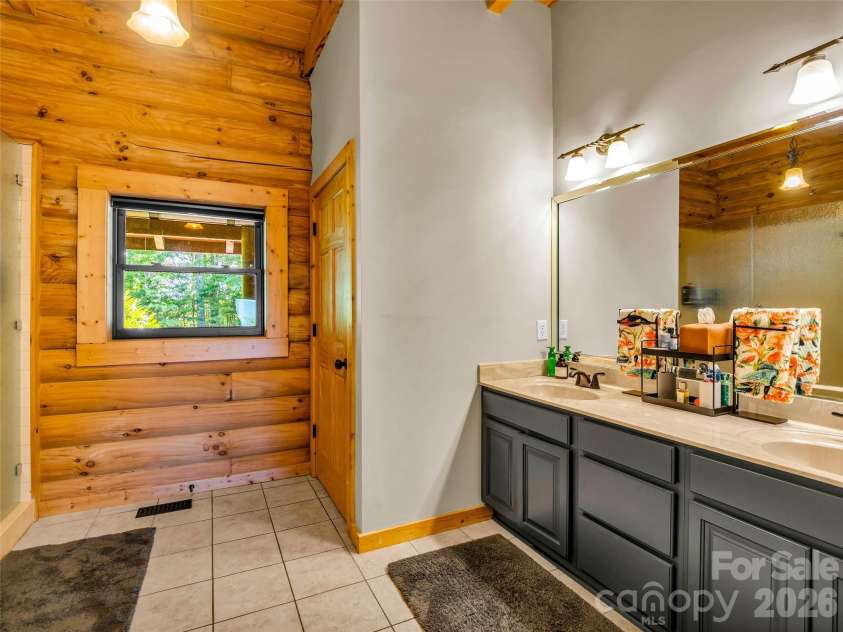 166 Eagles Crest Way, Lake Lure, NC 28746.  MLS# CAR4421264, YatesRealty ID 49397. 