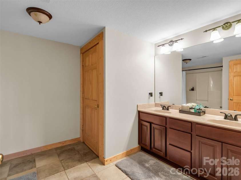166 Eagles Crest Way, Lake Lure, NC 28746.  MLS# CAR4421264, YatesRealty ID 49397. 