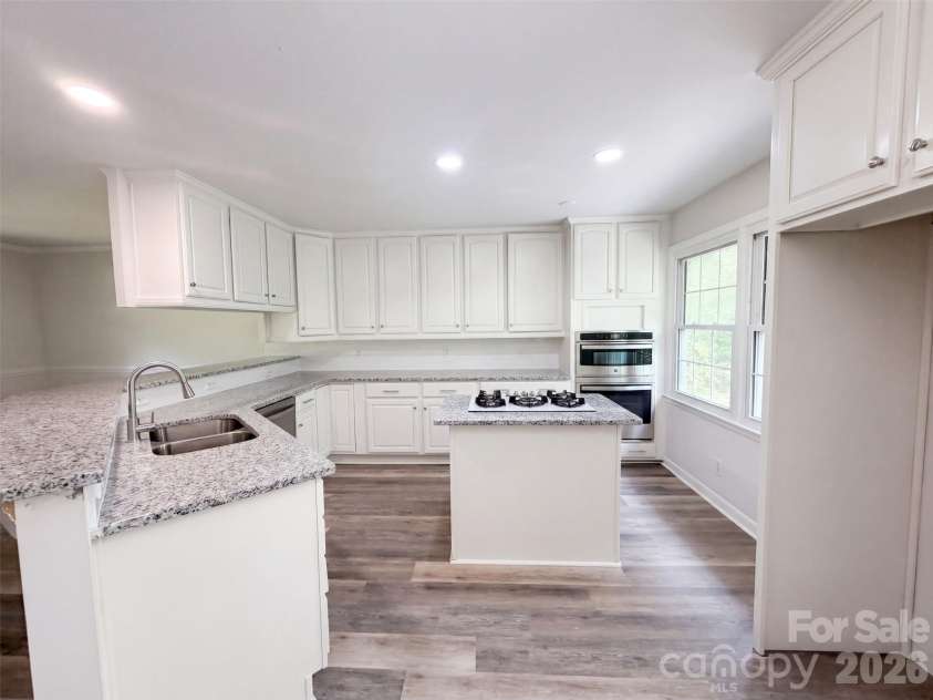 115 Redcoat Drive, Fort Mill, SC 29715.  MLS# CAR4422437, YatesRealty ID 49398. 