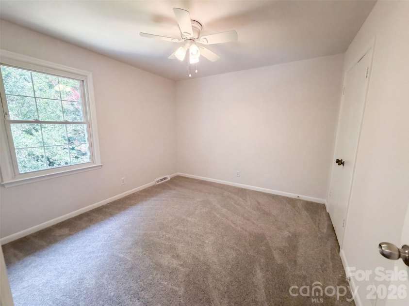 115 Redcoat Drive, Fort Mill, SC 29715.  MLS# CAR4422437, YatesRealty ID 49398. 