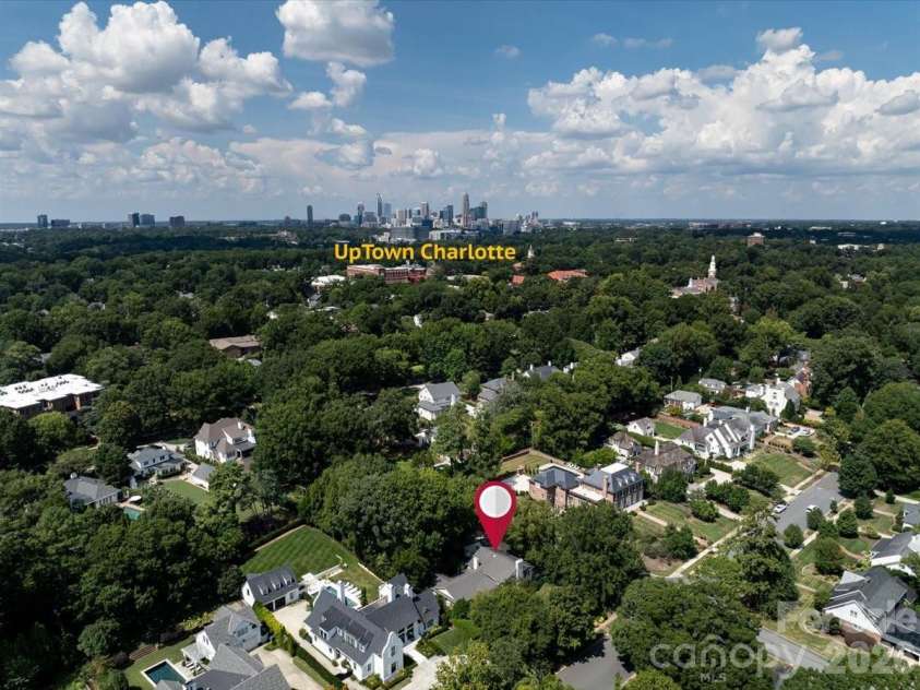 2200 Queens Road, Charlotte, NC 28207.  MLS# CAR4422413, YatesRealty ID 49399. 
